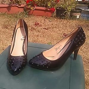 BLACK SPIKED HIGH HEEL SHOES